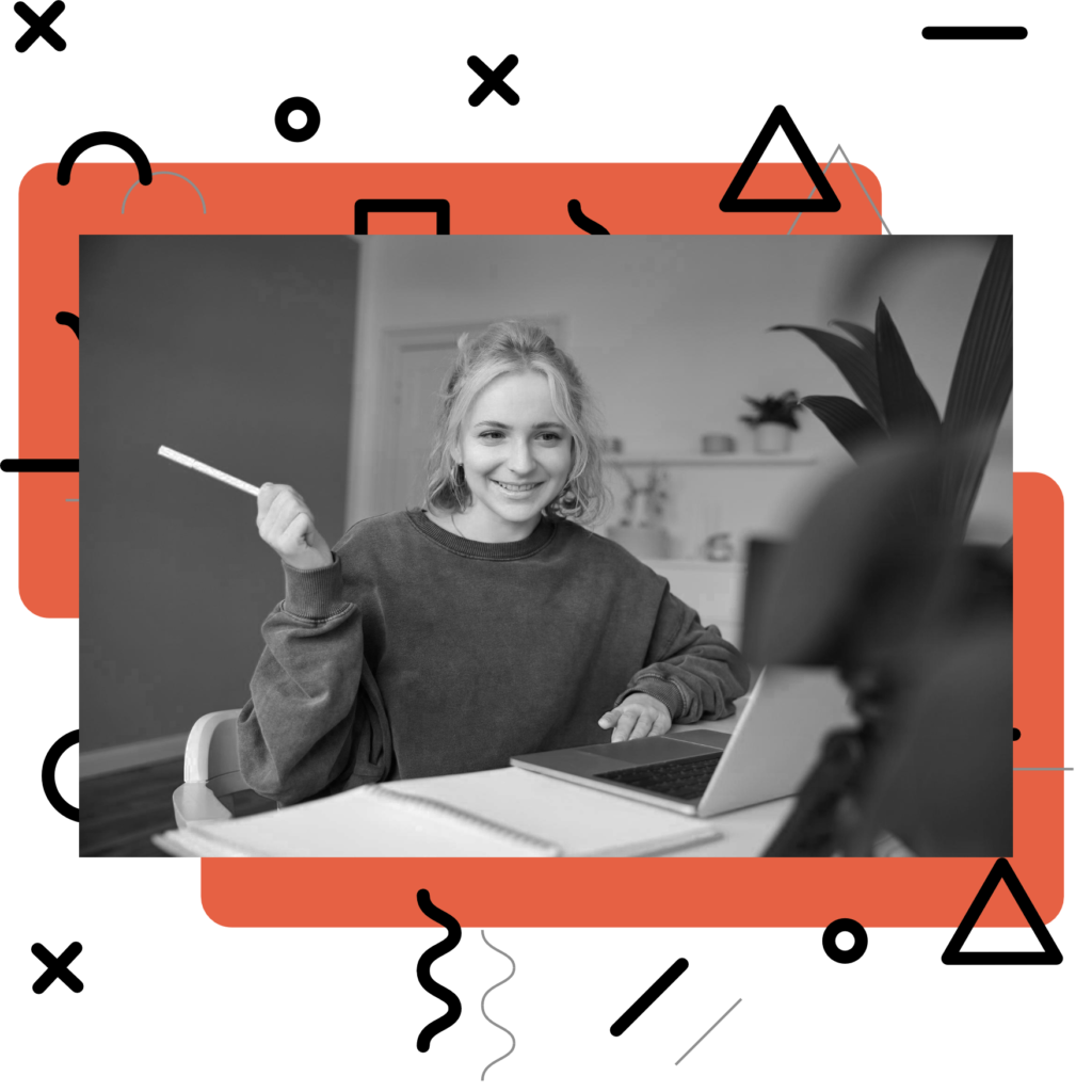 Unternehmer arbeitet an einem Webdesign-Projekt für einen professionellen Online-Auftritt